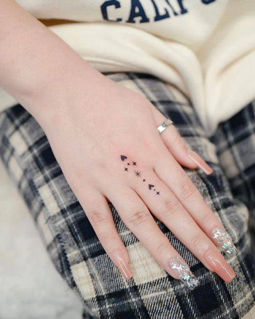 tatuaje en dedos
