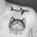 tatuaje gato y tiburón