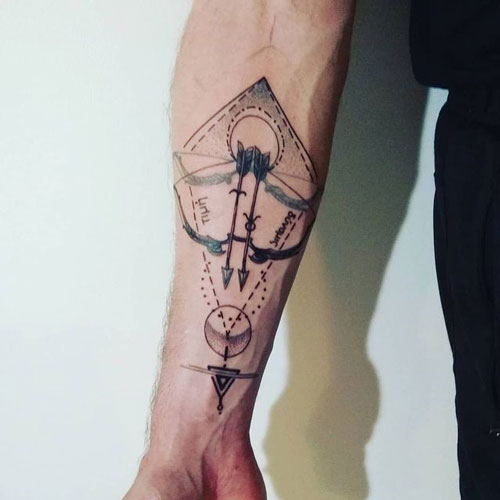 arco y 2 flechas tattoo