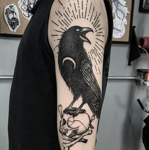 cuervo y craneo tattoo