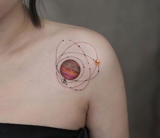 planeta júpiter tatuaje