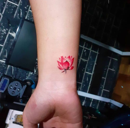 tatauje chiquito de flor de loto