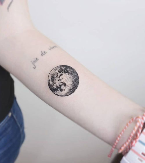 tattoo de la luna realismo