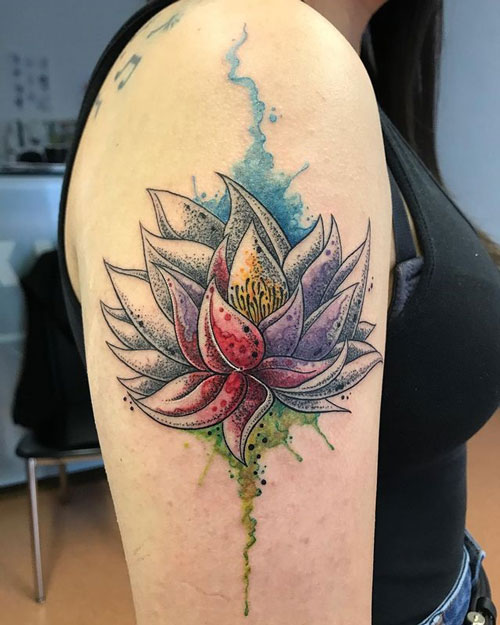 tattoo water color flores de loto