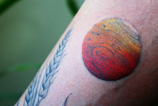 tatuaje planeta marte
