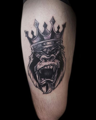 gorila rey tatuaje