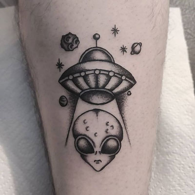 nave espacial tatuaje