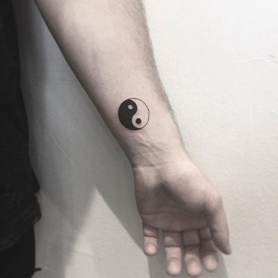 tattoo yin y el yang