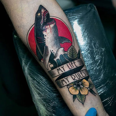 tatuaje de tiburon tradiconal americano