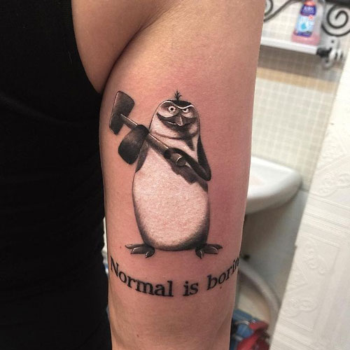 tattoo tinta blanca pinguino