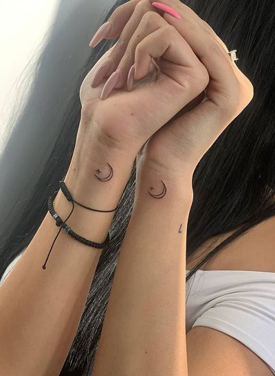tatuaje de lunas para amigas