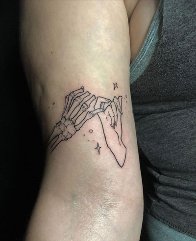 tatuaje pinky promise