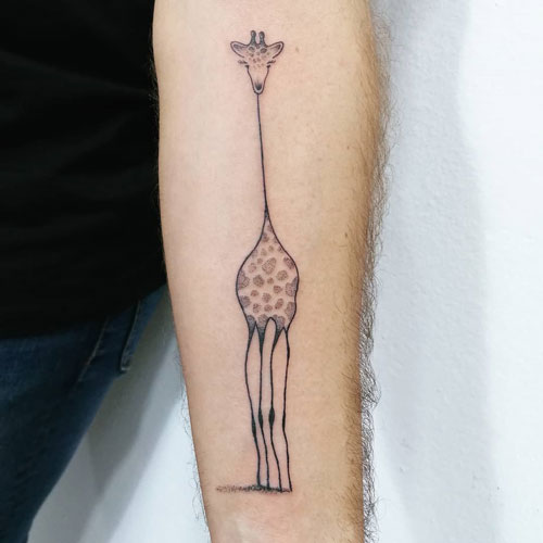tattoo jirafa surrealista