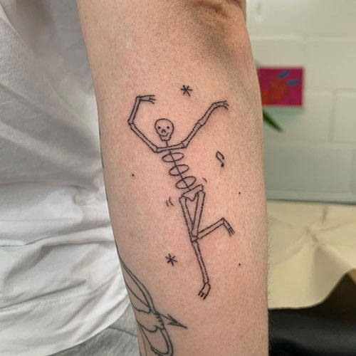 tattoo sencillo de esqueleto