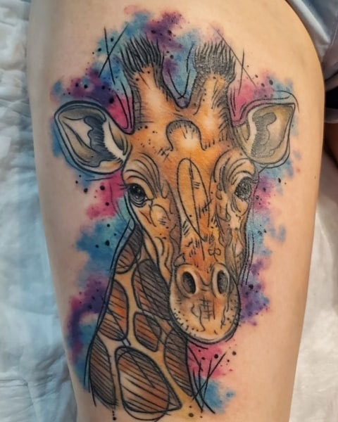 tatuaje acuarela de jirafa