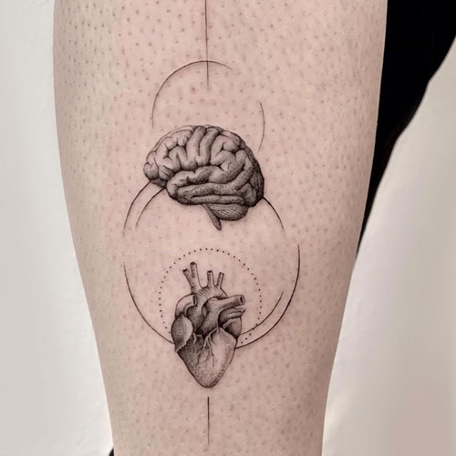 tatuaje cerebro y corazon