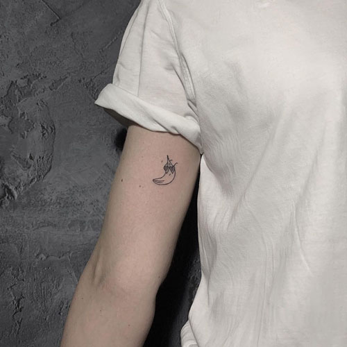 tatuaje pequeño de platano