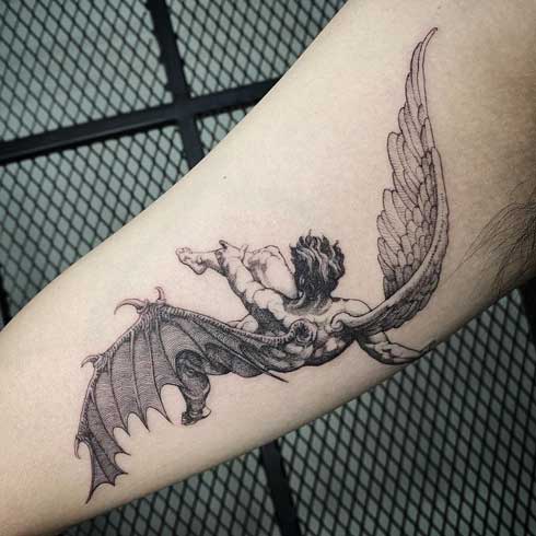 tatuaje angel en gris
