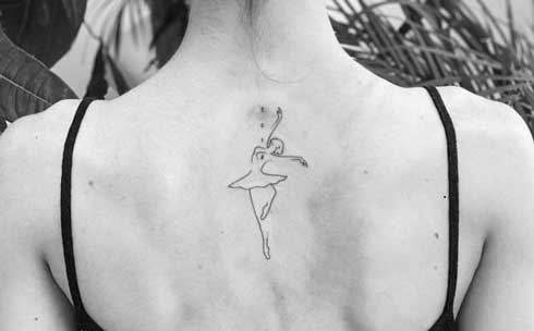 tatuaje bailarina fineline