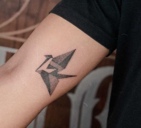 tatuaje de origami para hombre