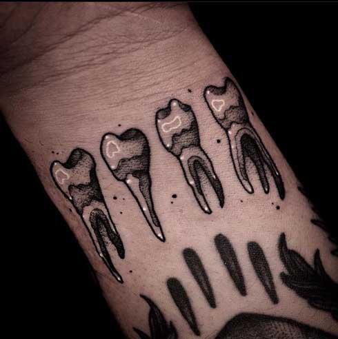 tatuaje dientes y muelas