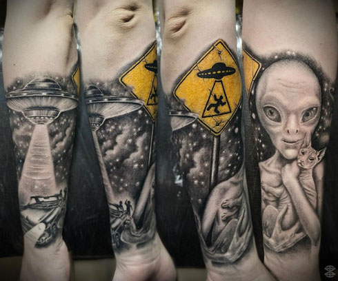 tattoo de ufo y alien