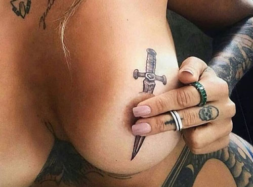 tatuaje daja en seno