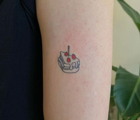 tattoo rebanada de pastel pequeno
