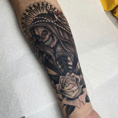 tattoo santa muerte y rosa