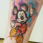 tatuaje mickey mouse acuarela
