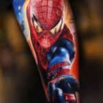 tatuaje realismo spiderman